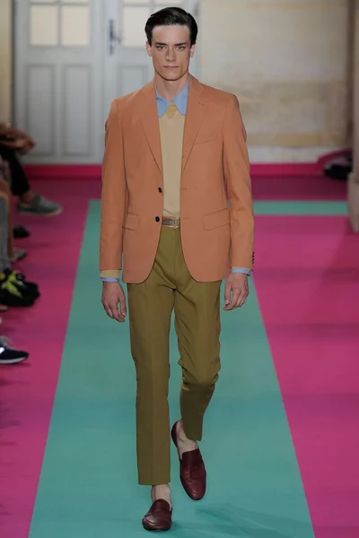 Look 23